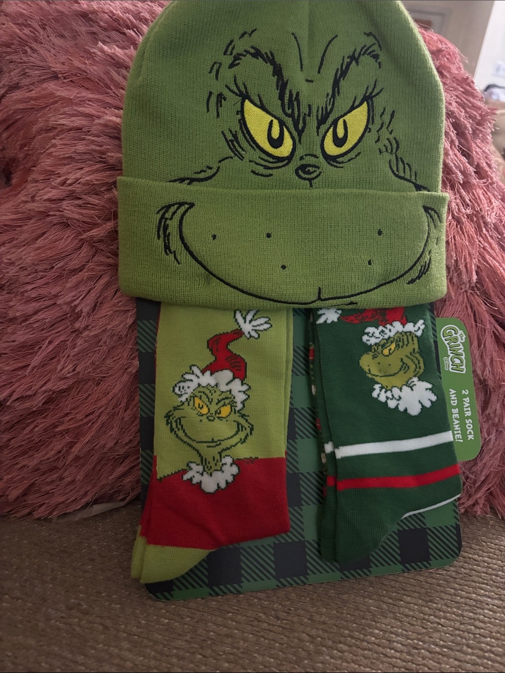 The Grinch Green Beanie & Socks Set - Men